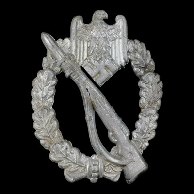 Lot 160 - A German Third Reich Infantry Assault war badge