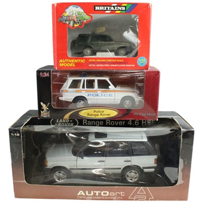 Lot 725 - A boxed Autoart 1:18 scale diecast Range Rover...