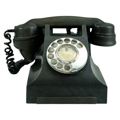 Lot 638 - A vintage GPO model 332L black Bakelite...