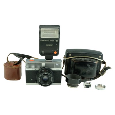 Lot 619 - A 1970s Agfa Silette LK film camera, with...