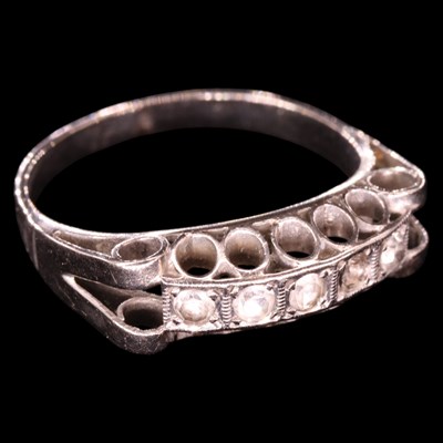 Lot 1476 - A vintage white gemstone and white-coloured...