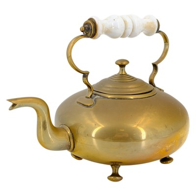 Lot 799 - A Victorian brass toddy kettle, 21 cm