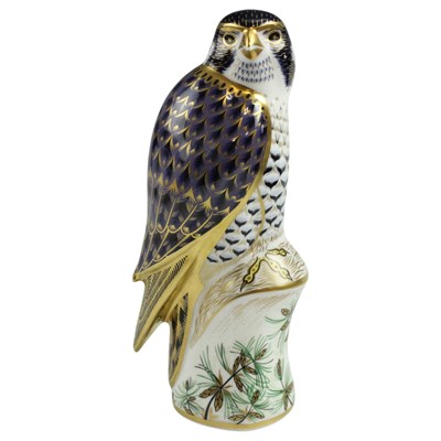 Lot 956 - A Royal Crown Derby Peregrine Falcon paperweight