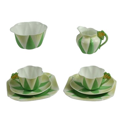 Lot 991 - A Shelley "Apple Green Star" Dainty part /...