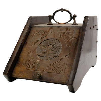 Lot 827 - A Victorian / early 20th Century floral-carved...