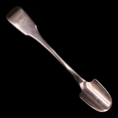 Lot 1246 - A George III silver fiddle pattern stilton...