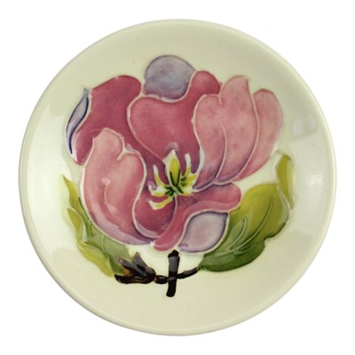 Lot 872 - A Moorcroft "Magnolia" pin dish, 12 cm