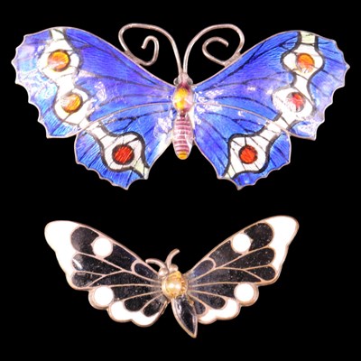Lot 1511 - A George V basse taille enamelled silver...