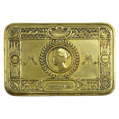 Lot 209 - A 1914 Princess Mary gift tin