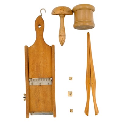 Lot 826 - Antique domestic treen, including a drum-form...
