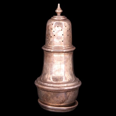 Lot 1130A - An Edwardian silver pepper pot, 27 g (a/f)