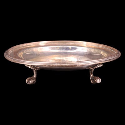 Lot 1130E - A George V silver pin dish or similar, of...