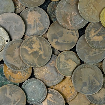 Lot 432 - A quantity of Victorian and earlier bronze and...