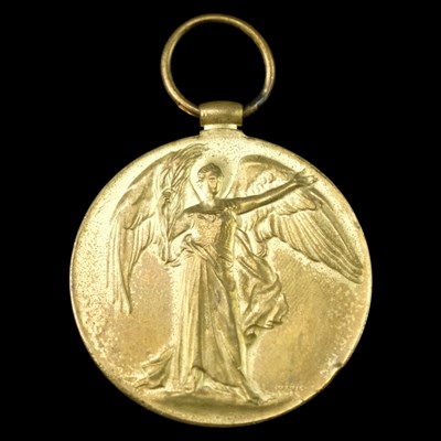 Lot 7 - A Great War Victory medal, to S-17921 Pte W...
