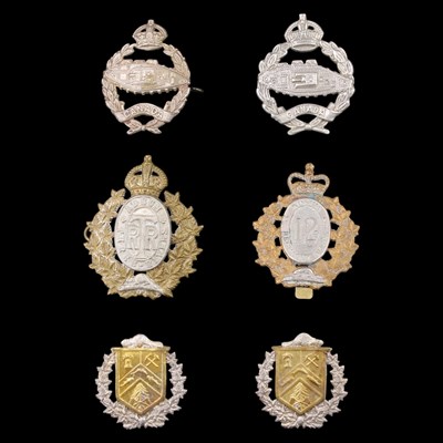 Lot 83 - Canadian Royal Tank Corps cap and collar badges