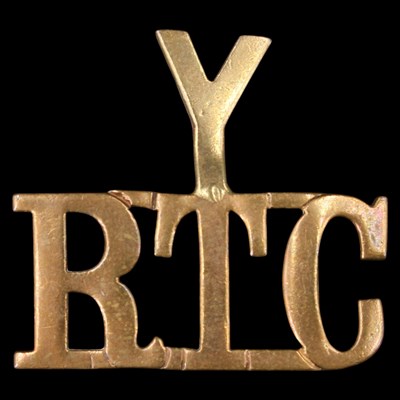 Lot 122 - A Royal Tank Corps Yeomanry brass shoulder title