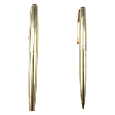 Lot 629 - A vintage Parker 65 rolled-gold fountain pen...