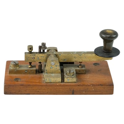 Lot 729 - An early-to-mid 20th Century Silvertown Morse key