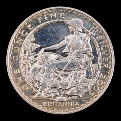 Lot 497 - A UK 2005 Britannia 1oz fine silver bullion coin