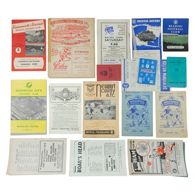 Lot 700 - A group of 1950s football programmes,...