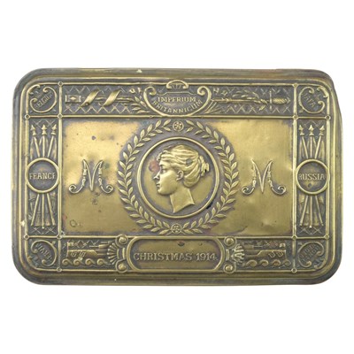 Lot 259 - A 1914 Princess Mary gift tin
