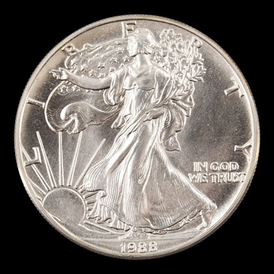 Lot 572 - A USA 1988  "Eagle" 1oz fine silver bullion...