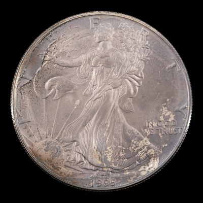 Lot 575 - A USA 1995  "Eagle" 1oz fine silver bullion...