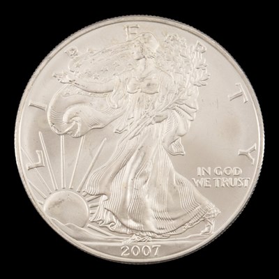 Lot 579 - A USA 2007 "Eagle" 1oz fine silver bullion one...