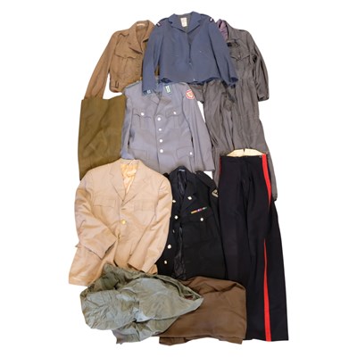 Lot 289 - A group of post-War British and other military...
