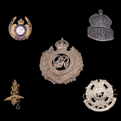 Lot 45 - British military and Civil Defence cap badges,...