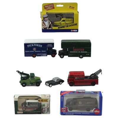 Lot 717 - A small group of diecast toy...