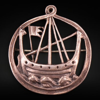 Lot 1236 - A 1930s Alexander Ritchie of Iona silver...