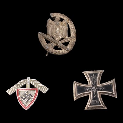 Lot 178 - A German Third Reich General Assault War badge,...