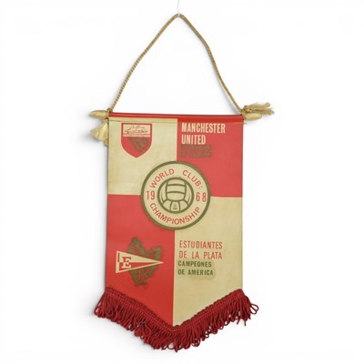 Lot 607 - [Football] A Manchester United vs Estudiantes...