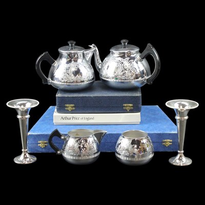 Lot 1194 - A group of vintage cased cutlery, Viners...