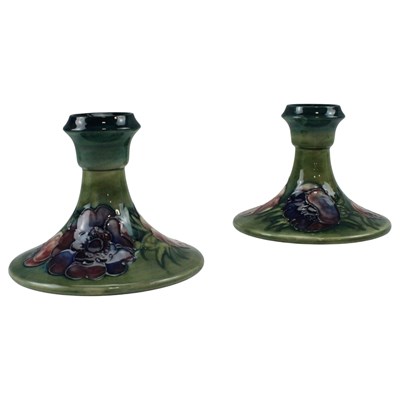 Lot 953 - A boxed pair of mid 20th Century Moorcroft...