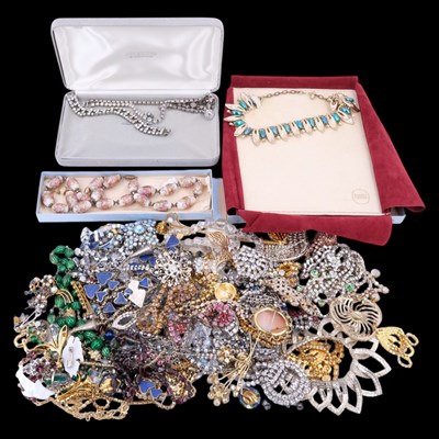 Lot 1338 - A group of antique, vintage and contemporary...