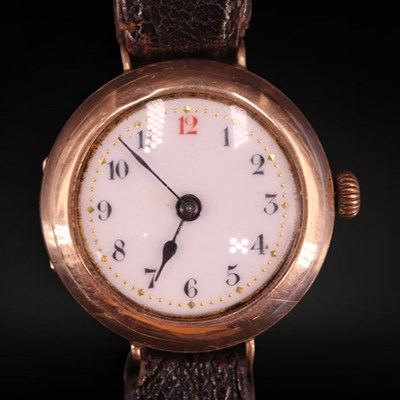 Lot 1349 - A Belle Epoque lady's 9 ct gold wristlet watch,...
