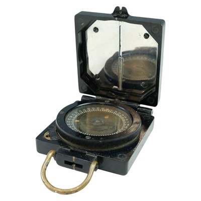 Lot 215 - A Second World War Mk I Magnetic Marching Compass