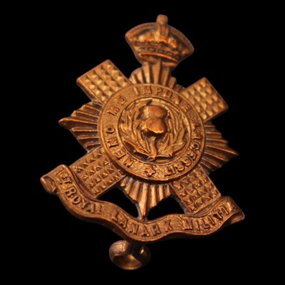 Lot 114 - A 1st Royal Lanark Militia collar badge