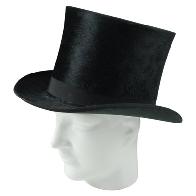 Lot 826 - An early 20th Century silk top hat by R H...