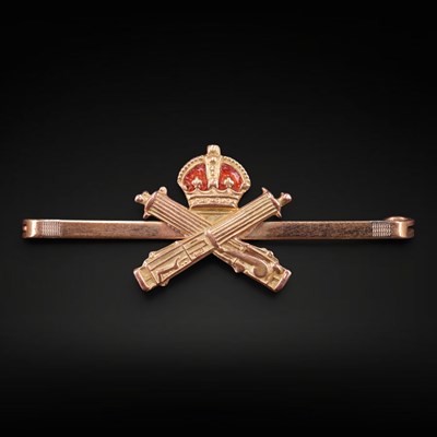 Lot 1302 - A 1920s Machine Gun Corps enamelled 9ct yellow...