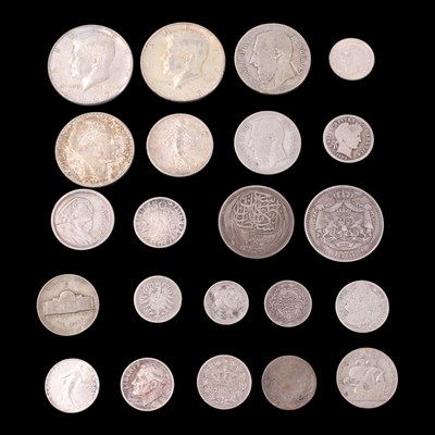 Lot 396 - A group of world silver coins, 101 g