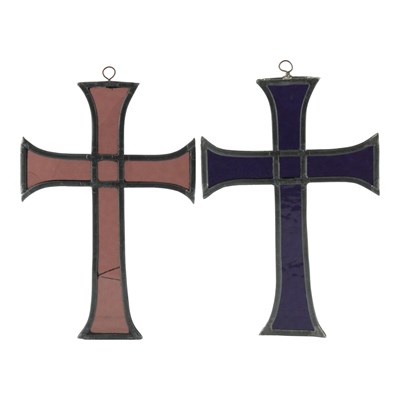 Lot 1069 - A pair of leaded-glass Christian crosses, 27 cm