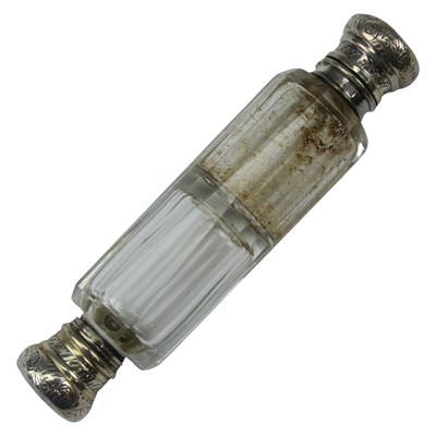 Lot 832 - A Victorian double-ended cut glass scent...