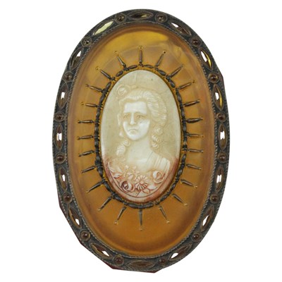 Lot 833 - An early 20th Century pressed and facet-cut...