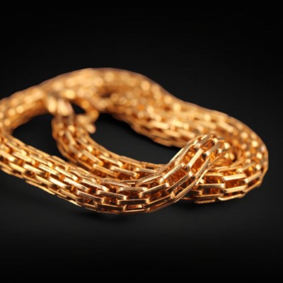 Lot 1318 - A 9 ct gold caged / tubular link...
