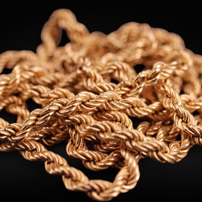 Lot 1319 - A 9 ct gold rope link necklace, 47 cm, 2.6 g