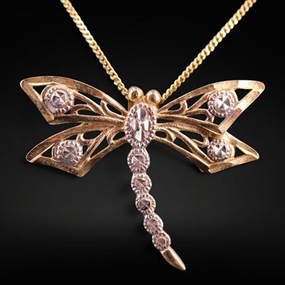 Lot 1322 - A near contemporary two-colour 9 ct gold...