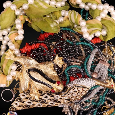 Lot 1346 - A group of costume jewellery , including a...